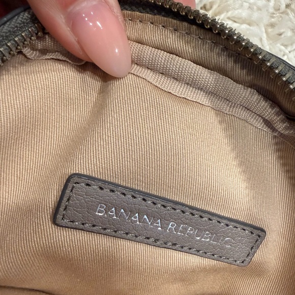 Banana Republic Gray Crossbody Purse Bag - Picture 6 of 7